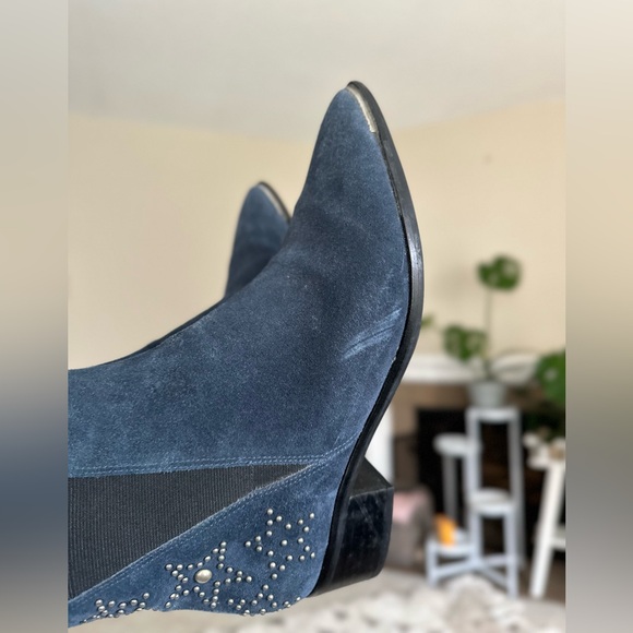 Marc Fisher LTD Yalyn metal studded blue suede Chelsea pointy toe booties size 9 - Picture 6 of 13